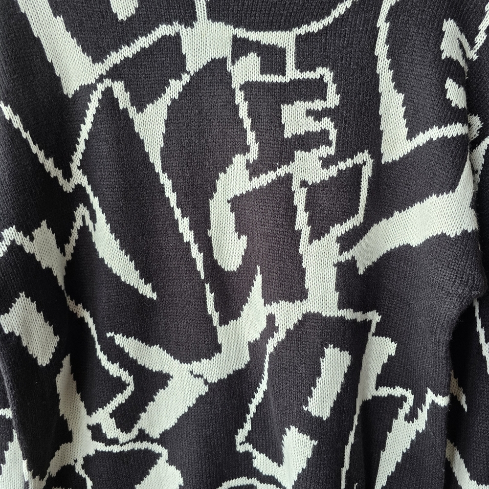 Urban Man Graffiti Print Knit Acrylic Crewneck Sweater Black White Mens Medium - Picture 2 of 9